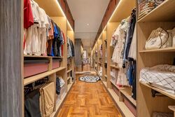 Townhouse Apartments (D9), Apartment #635076341